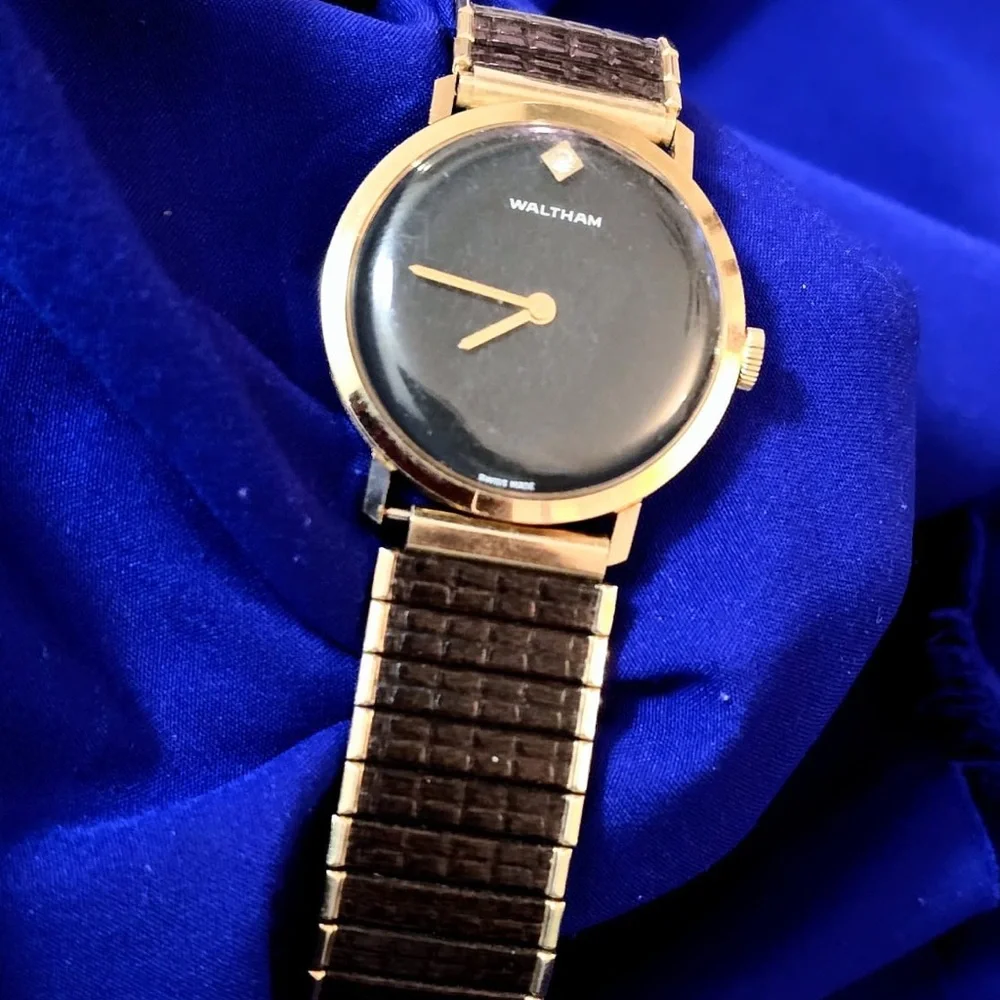 Waltham Minimalistic Swiss Made Manual Wind Circa 1960s Mens Watch